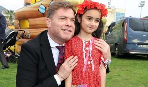 23-nisan-ulusal-egemenlik-ve-cocuk-bayrami-bayindirda-coskuyla-kutlandi-KckCGlMX.jpg