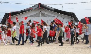 defne-cadir-kenti-23-nisan-nesesi-sardi-IXpdJdU3.jpg