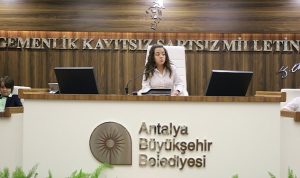 genclik-meclisinde-koltuklara-cocuklar-oturdu-824zFZFp.jpg