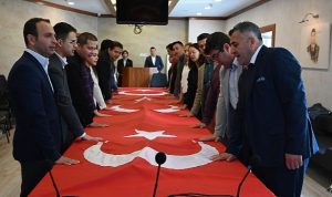 kemer-belediyesinde-memurlar-yemin-etti-4YeFnM8f.jpg