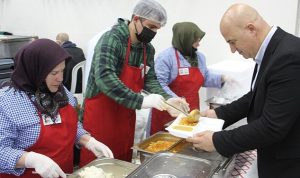 saray-belediyesi-buyukyoncali-mahalllesinde-iftar-verdi-Zen5L1qk.jpg