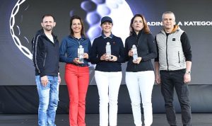golf-severler-jumbo-golf-turnuvasinda-bulustu-Bswp2d8k.jpg