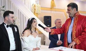 kartepe-belediye-baskani-avmmustafa-kocaman-hemsehrilerinin-mutlu-gunlerinde-yanlarinda-olmaya-devam-ediyor-xjRuniTb.jpg