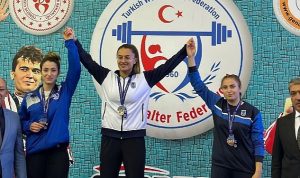 kocaelinin-haltercilerinden-2-gumus-madalya-FPfBLkUF.jpg