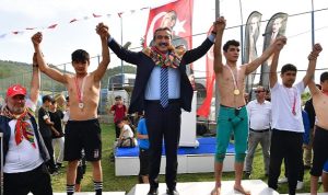 salbasta-baspehlivan-mehmet-celebi-LkLuIWP1.jpg