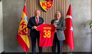 tff-baskani-buyukeksi-akademi-ziyaretlerine-yukatel-kayserispor-ile-devam-etti-LMlC124u.jpg