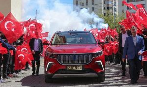 yerli-otomobil-togg-sivas-bilisim-lisesi-ogrencileriyle-bulustu-BuXjddFf.jpg