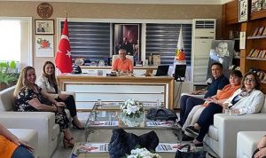 antalyanin-kadin-muhtarlarindan-baskan-topalogluna-ziyaret-NtxXHTtz.jpg