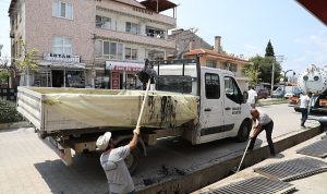 burhaniyede-mazgal-ve-kanal-temizligi-devam-ediyor-PfRTVdeK.jpg