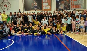 buyuksehir-belediyespor-basketbolda-alt-yas-kategorilerinde-iki-sampiyonluk-birden-kazandi-kfsykd1v.jpg