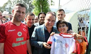 ciftci-kupasinin-baslama-vurusunu-baskan-bocek-yapti-IOiiLlez.jpg