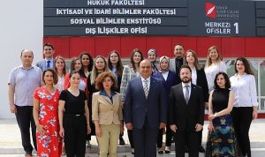 egenin-yabanci-dilde-egitim-veren-ilk-hukuk-fakultesi-ikcude-D9krgHZx.jpg