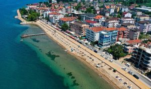 eregli-kumyali-plaji-mavi-bayragina-kavusuyor-kassmhGr.jpg