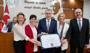 eu-saglik-bilimleri-fakultesi-beslenme-ve-diyetetik-bolumu-tam-akredite-oldu-rGNnU7Vg.jpg