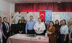 kinikta-halk-egitim-kurslari-sergisi-ve-kermes-duzenlendi-K57SP5We.jpg