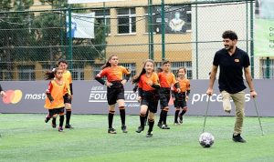 mastercard-ve-uefa-foundation-for-children-futbol-sevincini-deprem-bolgesindeki-cocuklara-geri-vermek-icin-I8duuReM.jpg
