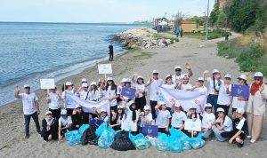 silivrili-ogrenciler-marmara-denizinde-kiyi-temizligi-yapti-PEVC3M6l.jpg