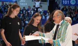 uskudar-universitesi-10-mezunlarini-ugurladi-7CzFIDK3.jpg