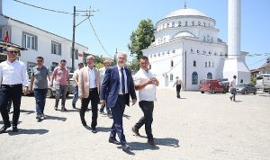baskan-erdem-gungoren-sakinlerine-kulak-verdi-ixZQzS8w.jpg