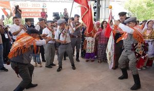 baskan-tokat-cumhuriyetimizin-yuzuncu-yilinda-yoruk-senligini-turbe-koyleri-ile-bulusturmanin-onur-ve-gururunu-SAClHrhB.jpg