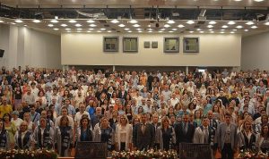 cicegi-burnunda-dis-hekimleri-sektore-ugurlandi-U5JJHH2a.jpg