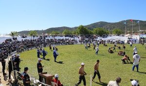 edremitte-500-pehlivan-kol-baglayacak-B6H3YdBa.jpg