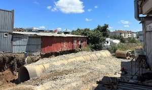 gebze-balcik-mahallesinde-dev-borular-ile-yagmur-suyu-hatti-calismasi-16wsQ1Xp.jpg