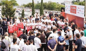 istanbul-uskudarda-15-temmuz-sehitleri-vatan-kosusu-ile-anildi-JuQI7BdO.jpg