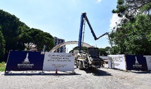 kulturparkin-tarihi-kapilari-restore-ediliyor-HVtv6fd7.jpg