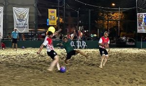kum-futbolu-turnuvasiyla-buyuk-heyecan-basladi-akN29qJK.jpg
