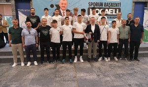 sporun-baskenti-kocaelinin-basarili-sporculari-baskan-buyukakin-ile-bulustu-OcVeB5ju.jpg