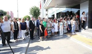 srebrenitsa-kurbanlari-28-yilinda-karsiyakada-anildi-GGiVMVhL.jpg