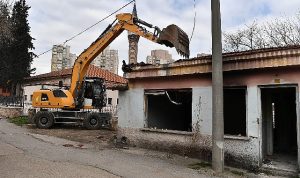 tarihi-bolge-metruk-binalardan-temizlendi-iYlsChff.jpg