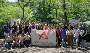 anadolu-vakfi-burs-programi-ile-genclere-destek-vermeye-devam-ediyor-A8SyZ6Ic.jpg