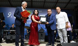 antalya-buyuksehir-belediye-baskani-muhittin-bocek-kucuklu-mahallesi-9-barbunya-senligine-katildi-lRUwAUGg.jpg