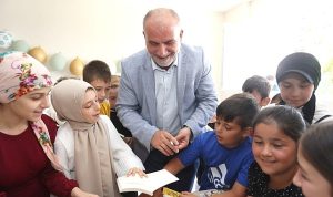 baskan-sandikcidan-miniklere-hediye-yLL29psW.jpg