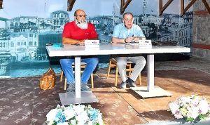 bir-diplomatik-zaferin-oykusu-apikamda-konusuldu-PcrTtI3Q.jpg