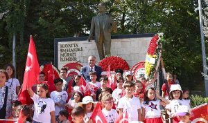 cankayada-zafer-coskusu-ataparkta-duzenlenen-torenle-basladi-lyLe8XLf.jpg