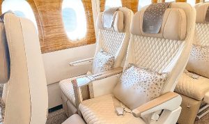 emirates-premium-economy-ilk-hizmet-yilinda-kabin-sinifinin-ayricaliklarini-deneyip-keyfini-cikaran-160000den-fazla-3YHQnxxB.jpg