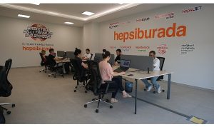 hepsiburada-e-ticaret-ihtisas-merkezlerinin-ilki-adanada-acildi-RaimSKlQ.jpg