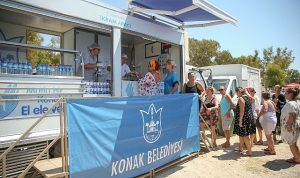 konakli-kadinlar-denizle-bulusuyor-mAq6q8l9.jpg