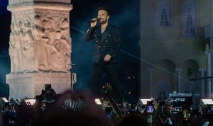 tarkan-konserinin-izmire-katkisi-100-milyon-lira-x5FU7gDU.jpg