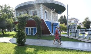 ters-eve-buyuk-ilgi-JSUruZDO.jpg