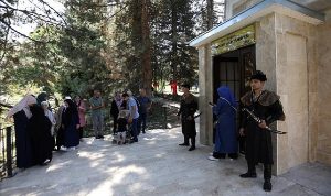 turgut-alp-turbe-gezileri-basladi-SgiCwkYk.jpg