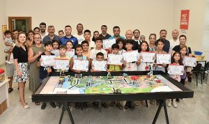 yenisehir-belediyesinin-robotik-kodlama-egitimleri-aileleri-de-cocuklari-da-mutlu-etti-wXeG61fZ.jpg