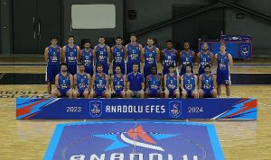 anadolu-efes-yeni-sezon-oncesinde-kamera-karsisina-gecti-EcPCreCs.jpg
