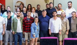 baskan-tugay-genclerle-bulustu-sizlere-guveniyoruz-scKk7YCs.jpg