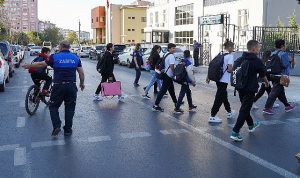 beylikduzu-belediyesi-ogrenciler-icin-gorev-basinda-ziNaI6PC.jpg