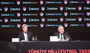 btcturk-yeniden-turkiye-milli-futbol-takimlari-ana-sponsoru-oldu-bH58374K.jpg