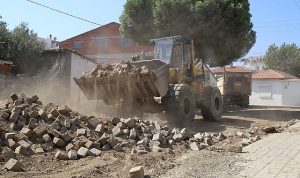 burhaniye-belediyesi-7-ayri-noktada-es-zamanli-yapilan-yol-calismalarina-devam-ediyor-LMaXxAaT.jpg